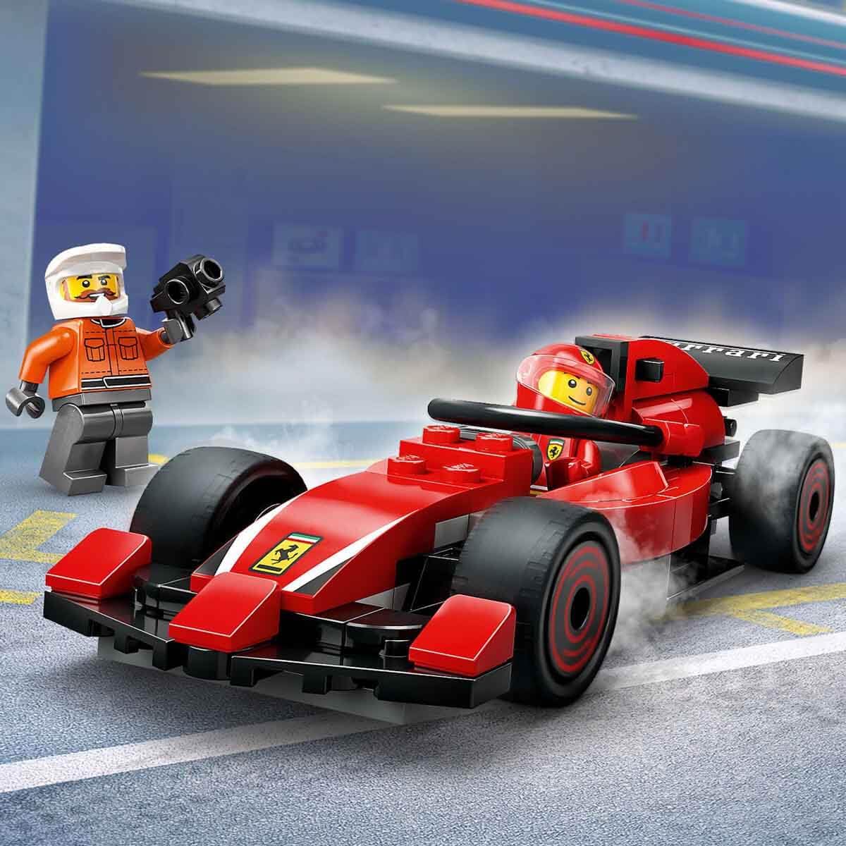 LEGO City Arrêt au Stand de F1 avec Voiture Ferrari - Jeu de Construction de Formule 1 avec minifigurine de Pilote et 4 mécaniciens - Cadeau d’Anniversaire pour Les passionnés de mécanique 60443