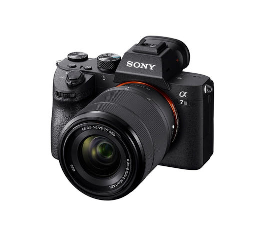 Sony Alpha 7 III | Appareil Photo Numérique Hybride Plein Format en kit avec l'Objectif Zoom FE 28-70mm f/3.5-5.6 OSS ( AF en 0.02s, stabilisation interne 5 axes, 4K HLG, Batterie Haute Capacité)